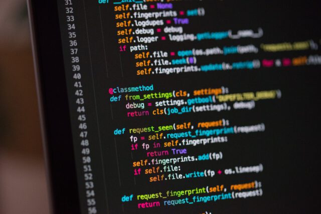 Bildschirm mit Code - Grundlagen Python